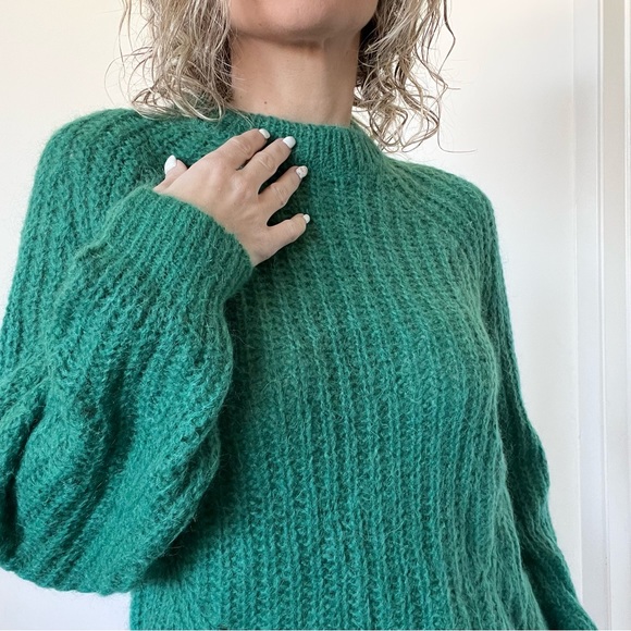 Aritzia Wilfred Saba Sweater in Green - Picture 7 of 14